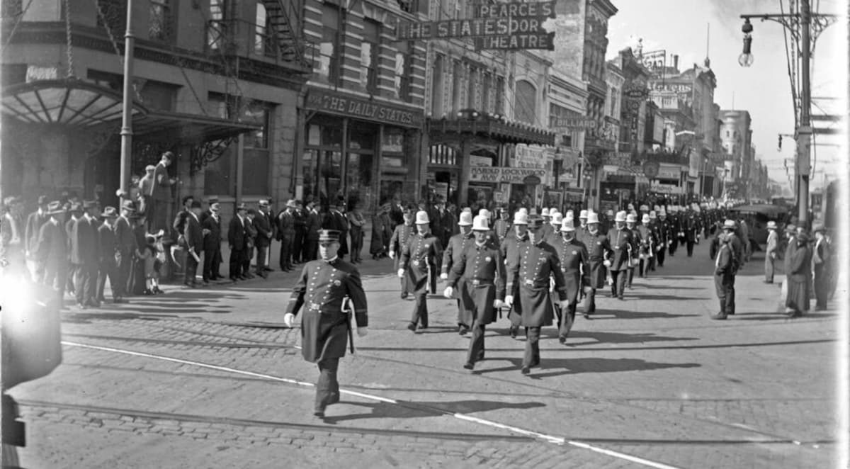 The History of the Police (1200-1852)